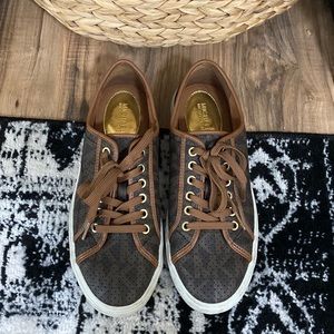 Signature Michael Kors sneakers